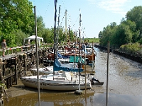 Sportboothafen Neuendeich am Nordufer des Elbenebenflusses Pinnau